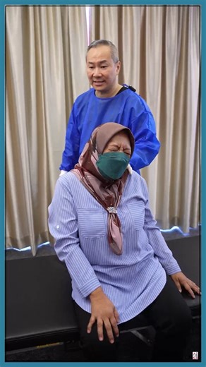 This aunt flew from Brunei to see Master Chris Leong 🥰😍🤩😍💪👏🎊🥳🇲🇾 CLM International 🇲🇾 🇸🇬 🇧🇳 🇵🇹 🇬🇧 🇭🇰 🇮🇳 🇵🇰 🇮🇩 🇭🇲 🇧🇪 🇷🇴 🇸🇪 🇹🇷 🇬🇪 #masterchrisleong #chrisleong #tittar #clm #clmethod #midvalley #Premium #suite #pavilion #sripetaling #ampang #跌打 #师父 #鐵打 #师傅 #Jakarta #singapore #scbd #kelapagading #krek #first #joint #sifuchris #alignment #adjustment #梁润江 #badan #viral #malaysia #kualalumpur | Chris Leong