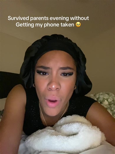 Just wow.🤩 okay so I got glazed in EVERYTHING apart from history,computing,food tech and geography!!! LOL LAST YEAR IT WAS SO BAD IM BERY HAPPY I LOCKED IN ! #survivedparentseveningwithoutgettingphonetaken #originalexperience #schoolteachersevening #annoyingteachers #whentheyglazeyoutoyourmum