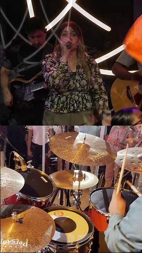 Karen Espinosa - Que entre el rey / que ruja el león ‪@KarenEspinosaOfficial‬ #drums #worshipdrums