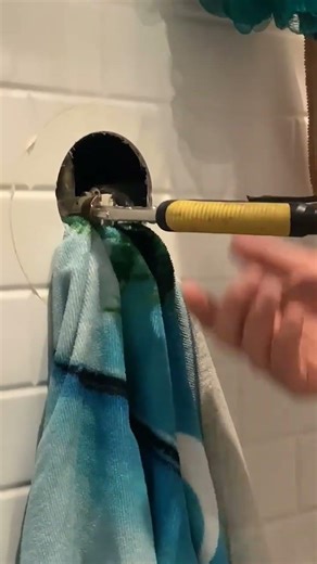 How to repair a leaky shower faucet