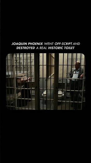 Joaquin Phoenix destroyed a real jail toilet during an improvised moment.|🎬: The Master (2012)