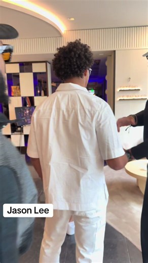 Karon cash (@karon_cash)’s videos with Dont Let Go - Phantom Of The Synth