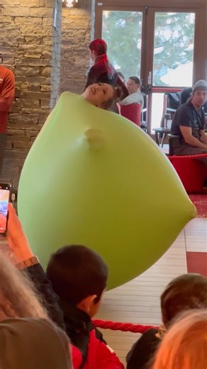 This wasn’t planned… but it worked 🫢🫣 #circus #laugh #clown #funny #funnyvideo #funnygirl