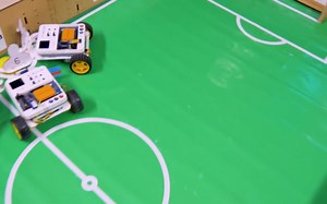 遥控足球机器人