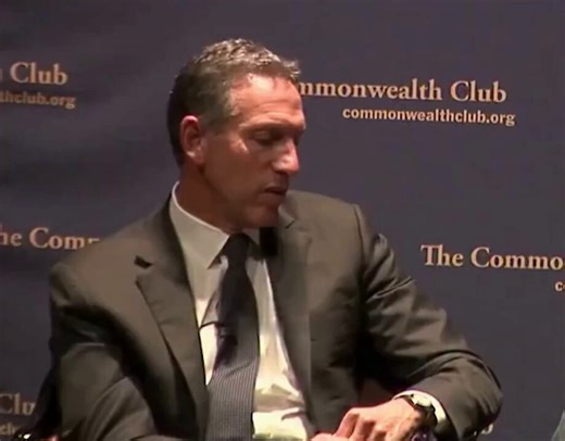 Howard Schultz, founder of Starbucks: "The life of an entrepreneur can be very lonely."Schultz is asked what he looks for when backing founders, and his answer cuts straight to a truth most people don't talk about.He explains that dreaming big is only the beginning.What matters more is understanding what someone is genuinely willing to do to succeed."It's not enough to dream big. You really have to surround yourself with people smarter than yourselves and willing to share the stage. Success is v