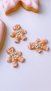 We have icing transfers made in abundance for our upcoming cookie classes and DIY cookie decorating kits ✨🤩🍪 Transfers are made with Royal icing and once they’re dry they’re just like sprinkles, just larger 🤌 Head to my website to check out my icing transfer guide and my transfer template collection. #mikandcookies #icingtransfers #christmascookies | Mik & Cookies
