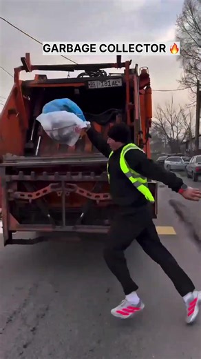 The fastest garbage man 🔥#shorts #garbage #trending