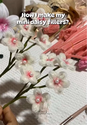 Creating Mini Daisy Fillers with Fuzzy Wire