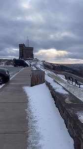 Signal Hill gives you a panoramic view of St. John’s and surrounding areas. In this reel, Randy talks about some things you can see from the top of the hill #signalhill #nltourguide #stjohnsnltours #nlhistory #newfoundlandandlabrador | Travel Through Twine
