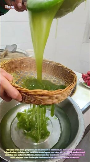 Watch a Cook Make Pea Starch Jelly with a Bamboo Strainer and Woven Basket! 🍜🌿