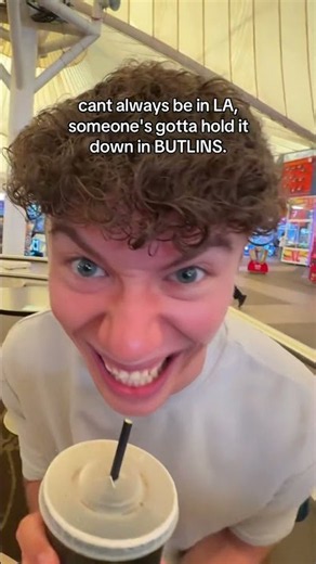 Holding it down in Skeggy butlins #butlins #skeggybutlins #skegvegas #skegness #fyp