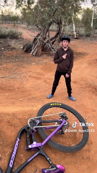 Mountain Bike Jumps: Mastering the Clean Loop Technique