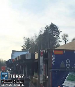 16h15 | Accident | A4, sens Strasbourg > Paris, avant le Péage de Saint-Avold, environs 20km après la sortie du Bas-Rhin. Camion sur le flanc sur la chaussée, circulation sur une voie. Importants bouchons en amont, prudence. | Info Trafic Bas-Rhin