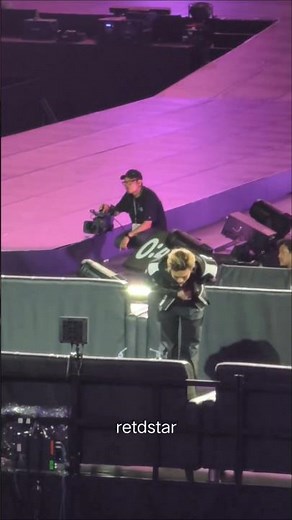 ah our prince 😭🙇‍♀️🙇‍♀️ #HYUNJIN #straykids #hwanghyunjin #aaa