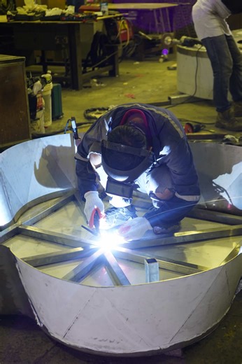 Feng Sheng Metal Works has been shaping Singapore’s spaces for over 40 years — from humble metal fittings to luxury architectural features ✨ Why clients choose us? 1️⃣ $0 customisation fees — because every project deserves a personal touch 2️⃣ All-in-one service — one of the few metal works companies in Singapore with an in-house laser cutting machine 3️⃣ Trusted by luxury brands like Dunhill and Balmain #metalfabrication #metallasercutting #fengshengmetalworks #metalworks