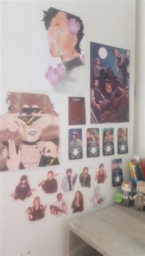 mostrando o moletom de ordem paranormal quarentena da lolja,e os cards que venho com ele. Aproveitei e mostrei minha pequena coleção de ordem jsjsjsj #ordemparanormal #ordemparanormalquarentena #quarentena #quarentenarpg #quackity #roie #foolish #bagi #benitocamelo #luismiguel #jeffreybacon #luciepocharde #diegothalles #moletomordemparanormal #aghatavolkmann #jouijouki #senhorverissimo #thiagofritz #kaiser #galaubrutal #desconjuracaorpg #calamidade #rpg #rpgdocellbit #desenho
