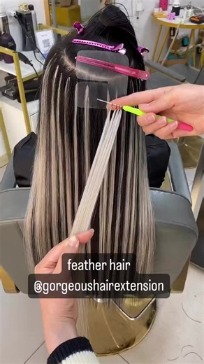 Feather hair extension method. Would you try it? #hairextensionsclipin #hairstylist #hairsalon #hairextension #hairextensionspecialist #hairextensionsalon #hairextensioneducation #hairextensioneducator #hairextensionclass #hairextensionshack