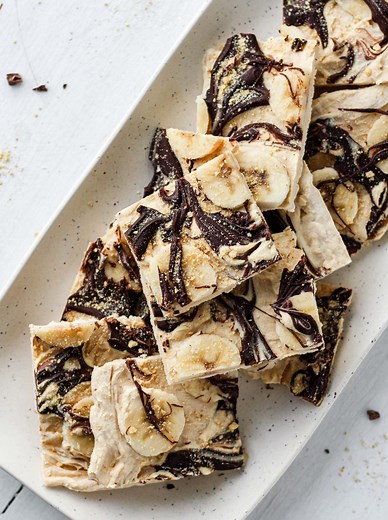Peanut Butter Chocolate Greek Yogurt Bark - Hannah Magee RD