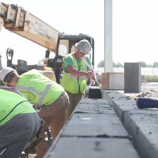 Just Tap it in Laying Blocks - Brick Trowel #marshalltown #madeinusa #tools4life #masonry