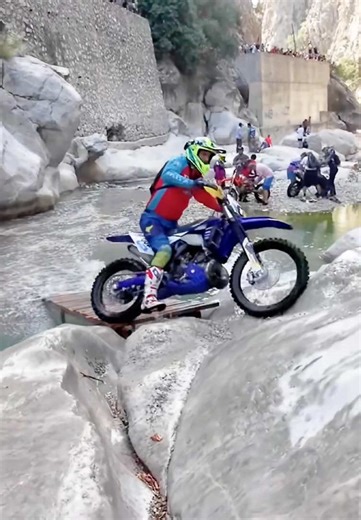 Hill Climb Racing: Dirtbike Challenge Highlights