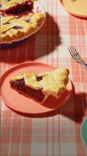 Block Party Blackberry Pie, good enough to share with the whole block. #LessonsInChemistry #Shorts