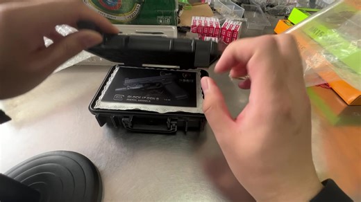 Mini Shell Ejecting Gun Toy Keychain Cheap Realistic 100mm Toy Gun Pistol Metal Gun Shape 1:2.05 Toy  Assembly Disassembly