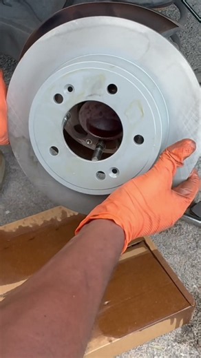 2011-2016 Hyundai Elantra Rear Brake Pads and Rotors Replacement ‪@ElmoMotorWorks‬