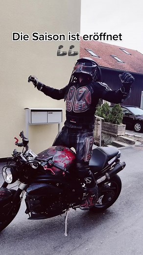 #motorrad #motocycle #fypシ #viral #funnyvideos #rockchaoten🤘🏻 #doktor_faust👊🏻 #🐺rudel23🐺 #freundefürsleben🖤 #rock_gegen_die_regeln #🖤onkelz_wie_wir❤ #crew_der_verrückten