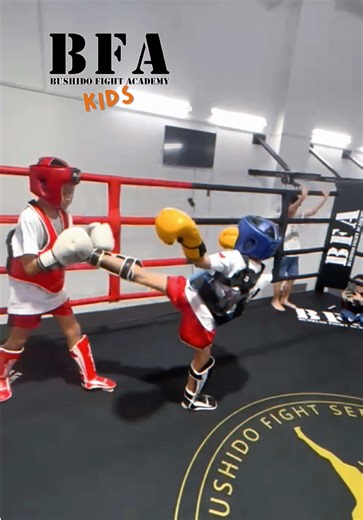 Empoderando a los Niños a Través del Muay Thai