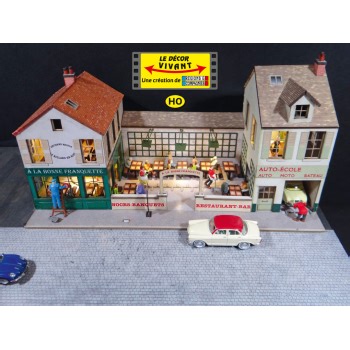 Restaurant animé (serveur + serveuse + laveur de carreaux + automobiliste) | LR Presse