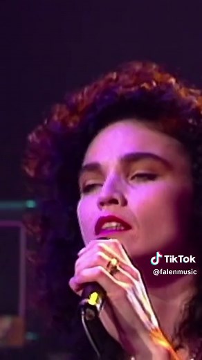 Alannah Myles Black Velvet Lyrics Video