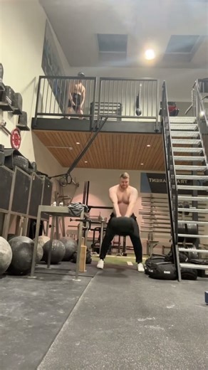 Throwing 21kg bag up 4,5 meters