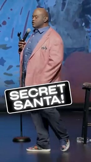I can't stand secret santa🎅 #lavellcrawford #standup #standupcomedy #funny #reelsfb2024 #lavellcrawfordcomedy #podcasting | Lavell Craw Comedy