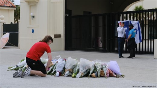 Alleged father and son behind Sydney's Bondi Beach shooting