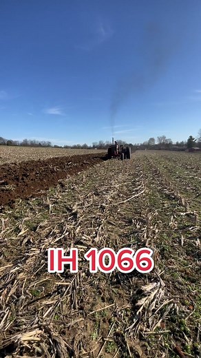 Plowing up last years corn field with the IH 1066 and IH 540 Moldboard plow. #farm #farming #farmlife #ih #farmall #1066 #international #harvester #diesel #tractor #plow #plowing