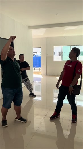 🔑 Maklumat Asas Rumah Teres 2 Tingkat 🔑 双层排屋基本资料 • 🏠 Saiz Rumah / 屋身尺寸：23’ x 43’ • 🧱 Ketinggian Siling / 楼高：10.6 kaki（约3500mm） • 🚧 Jangka Siap / 预计完工：Awal Tahun 2026 • 🚗 Panjang Porch / 车房长度：±30’ • 🛏 4 Bilik 3 Bilik Air / 4房 3厕 • 📐 Keluasan Tanah / 地大：4.3 pts • 📄 Leasehold 99 Tahun / 99年地契 • 💰 Harga Intermediate / 中间单位：RM498,000 News Years Promotion 1/02/2026-28/02/2026 Package 1. -redeem Rm10, 000 cash. Package 2. a. Free SMP lawyer fee b. Free L-shape kitchen table c. Free air-cron 1