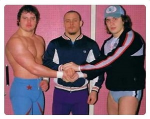 WWE News: Bret Hart posts an emotional tribute to The Dynamite Kid