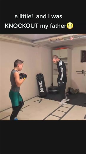 #boxing #fy a little! and I was KNOCKOUT my father 😬 #boxer #virals #trendingreels #viralreels #viralvideo #mma #fitness #kickboxing #ufc #workout #motivation | Kariotta Recha