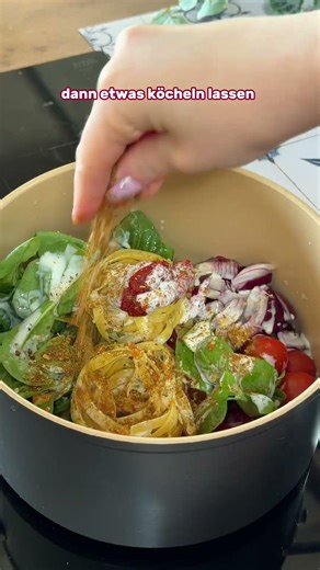 One Pot Pasta mit Hot Honey Halloumi! 😋😋 #justspices #kochen #pasta #easyrecipes