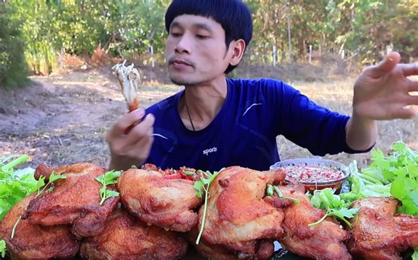 1.27更新|Somtam 搭配蟹豆、发酵鱼、炸鸡和新鲜蔬菜，非常美味MUKBANG EATING SHOW【泰国Ko Isaan Phadaek】
