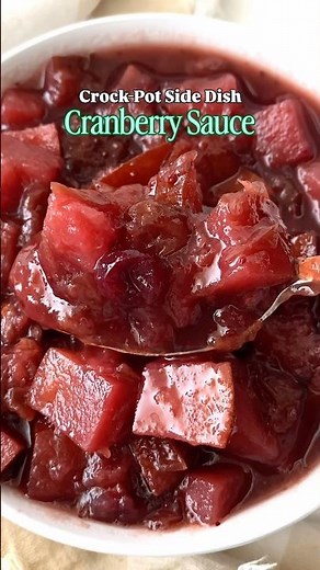 Crockpot Cranberry Sauce #slowcooker #crockpot #sidedishrecipe