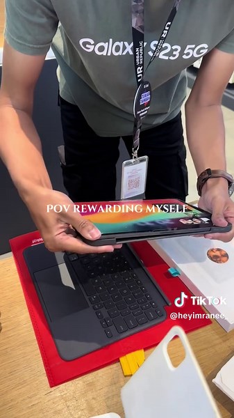 Unboxing Apple Magic Keyboard for iPad 11 Pro Max