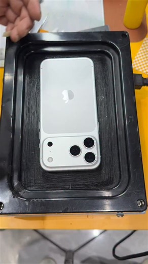 23K views · 160 reactions | 17P sticker transparent brushed full wrap, restore the original color! Restore the feel of the bare phone! The effect is amazing! | Trendy Tech Review | Facebook