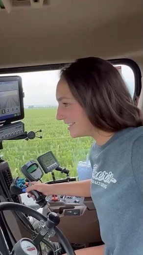 Into the Corn Jungle 🌽🔍 #reels #agriculture #farmerlife #farming #cornfield #agriculturemachinery | Laura Farms