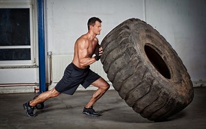 Ejercicios con neumáticos para trabajar todo el cuerpo