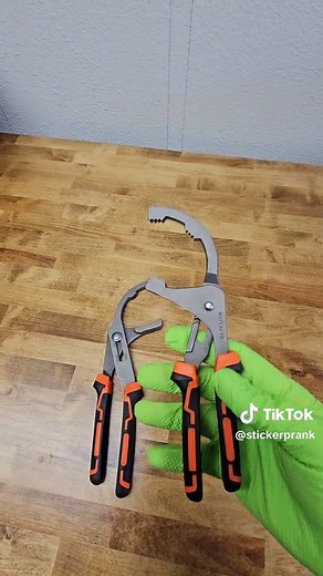 Effortless Oil Filter Removal with Adjustable Pliers