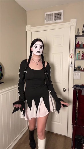 Day 17: DIY Sad Clown/Mime Halloween Costume Idea