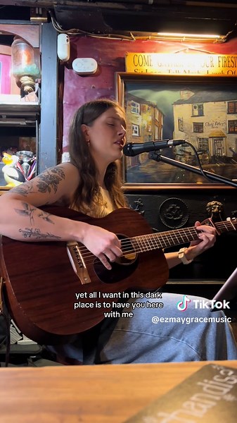 Beautiful Performance of 'Grace' at a Cornwall Pub