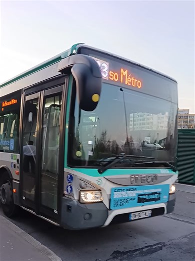 Arrivée d'un bus de la ligne 303 à Noisy le Grand Mont d'Est #ratp #bus @ktvlevraii 💪🫵
