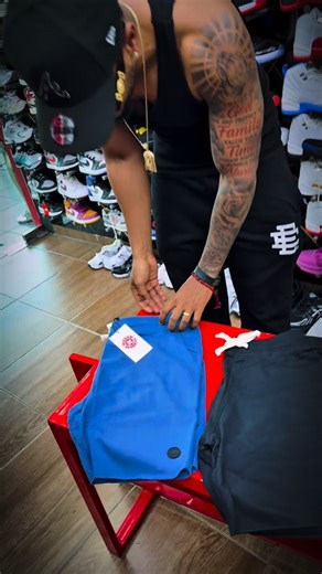 ★彡[ᴇʟ ɢᴏʙɪᴇʀɴᴏ ᴅᴇʟ ꜰʟᴏᴡ 👟🧢✈️]彡★ on Instagram: "BERMUDA JOHNNY COTTON _________________________________________ 📍#LATENDENCIAS EL GOBIERNO DEL FLOW 👹🔥 __________________________________________ LA GLORIA ES DE DIOS 🙏 __________________________________________ ▪️EL REY DE LAS OFERTAS 😍 ▪️PRECIO & CALIDAD 🥶 ▪️ENVÍOS A TODO EL PAÍS 🇩🇴🚚 __________________________________________ ▪️WHATSAPP +1809-944-2990 ______________________________ 📍PUERTO PLATA ,MONTELLANO CALLE BRISA DE CAMU"